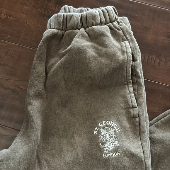 Brandy Melville Rosa Sweatpants Brown St. George London, EUC! - Picture 2 of 7
